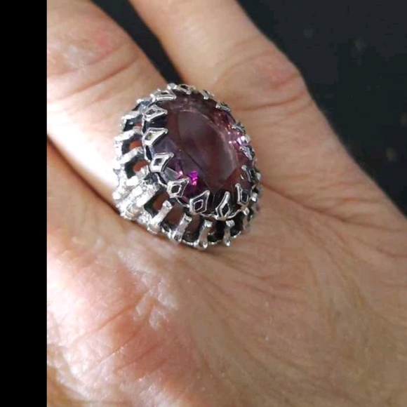 Stunning Vintage Sarah Coventry purple glass ring. - Picture 1 of 7